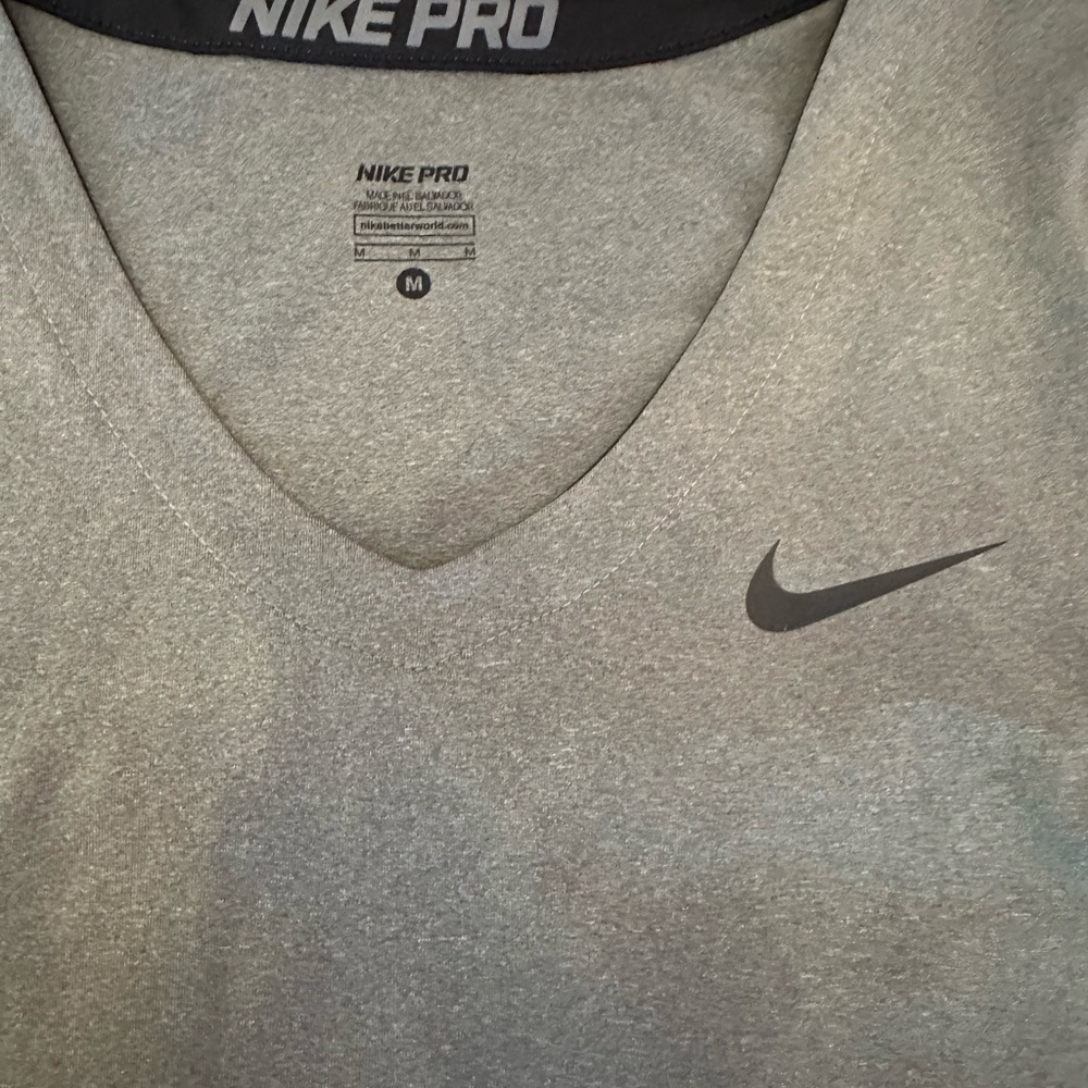 Nike Pro Women’s Gray V-Neck Long Sleeve Running Shirt